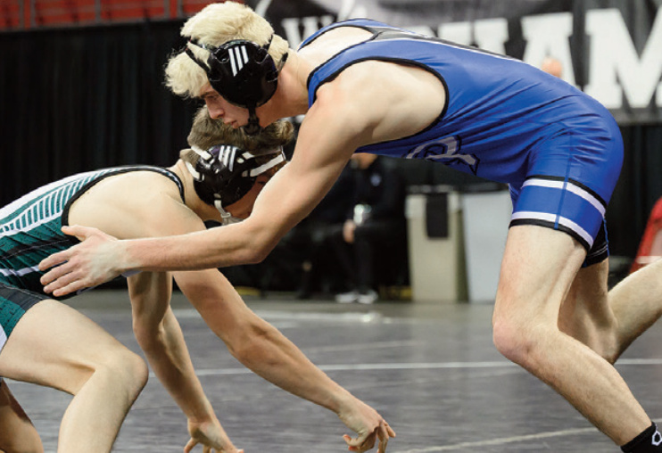 Pointer Emmett Collins goes in for a takedown. Jonelle Degenhardt photo.