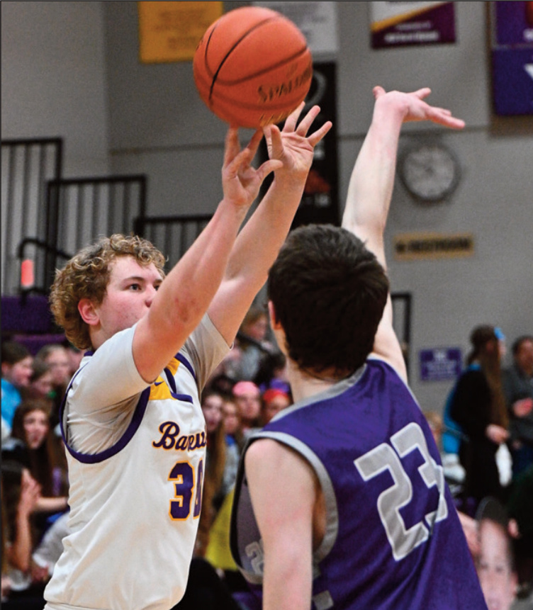 Eagle senior Karsen Leuzinger puts up a shot. Anita Schmid photo.