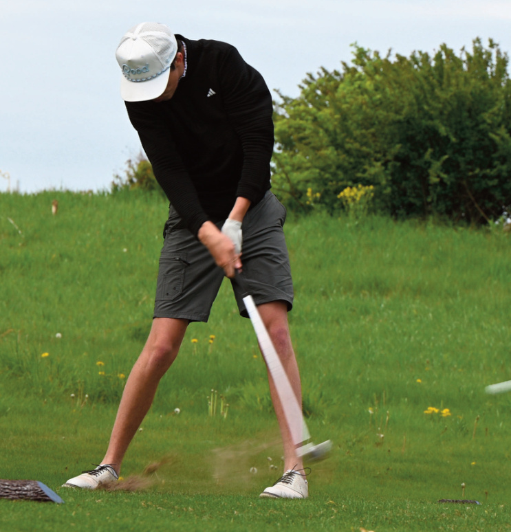 Pointer Gaige Godfrey tees off. Anita Schmid photo.