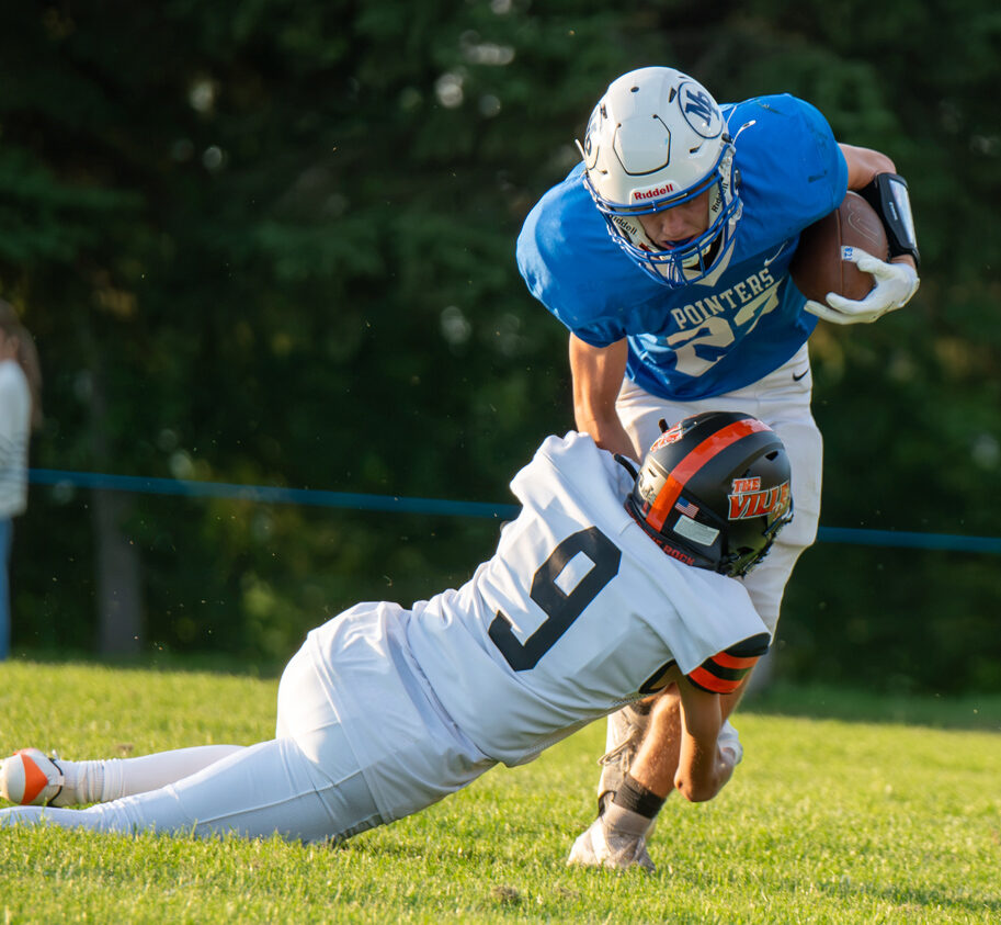 Dodgers fall to Pointers in football opener for both teams