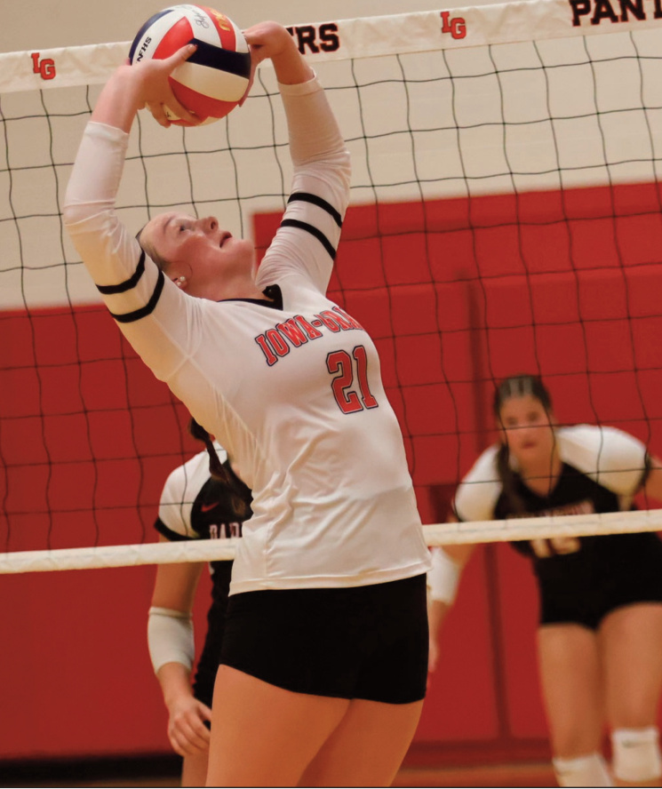 lowa-Grant's Carley Shores sets a shot. David Friesen photo.