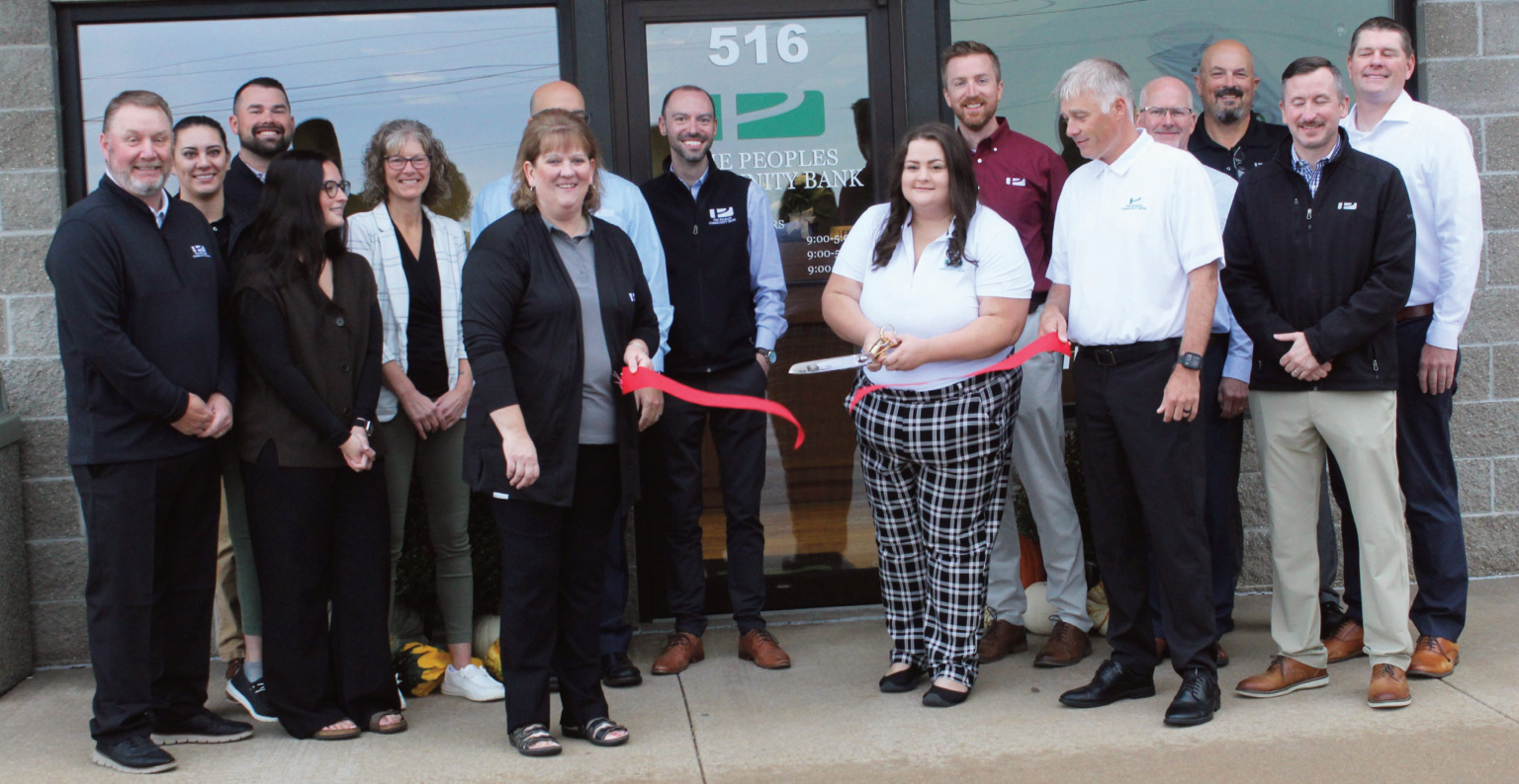 People Community Bank ribbon cutting