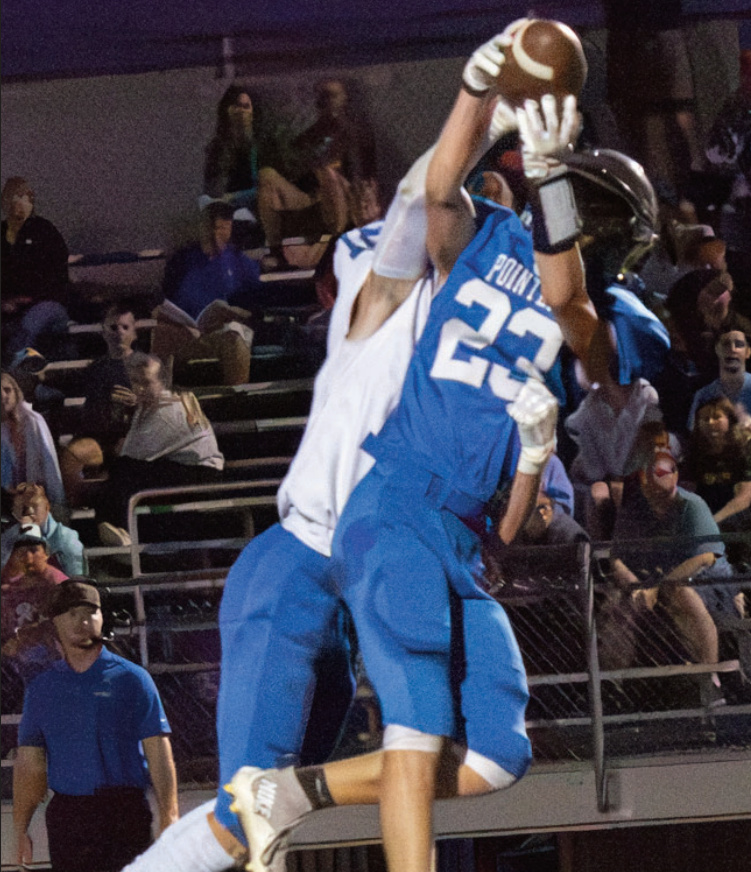 Cowan Bishell goes high for this catch try. Photo by Robin Wiegman.